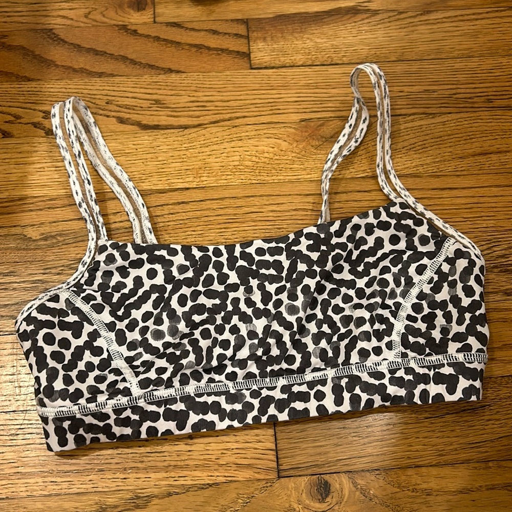 Lululemon sports bra